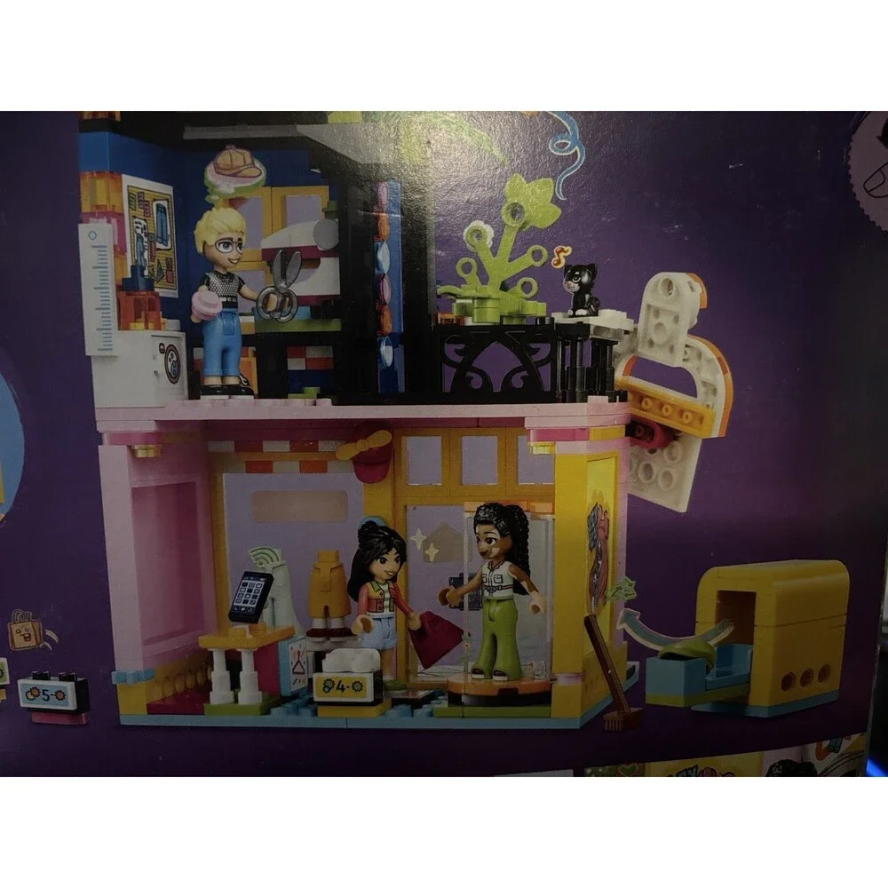 LEGO FRIENDS Vintage Fashion Store #42614 409 Pcs Celebrates Diversity *Vitiligo